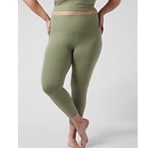 Athleta salutation stash capri